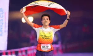 Runner cần chú ý gì trên cung đường giải chạy đêm Hà Nội?