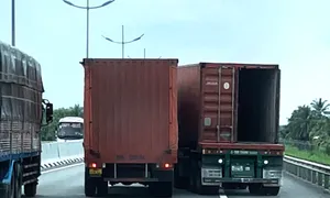 Hai tài xế 'chèn ép nhau' trên cao tốc Trung Lương bị bắt Hai tài xế 'chèn ép nhau' trên cao tốc Trung Lương bị bắt