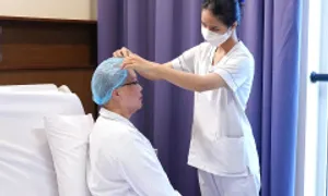 Phẫu thuật '2 trong 1' cắt u, bít túi phình mạch não